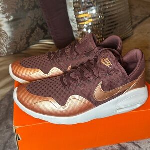 Nike Dark Plum and Bronze Athletic Shoes